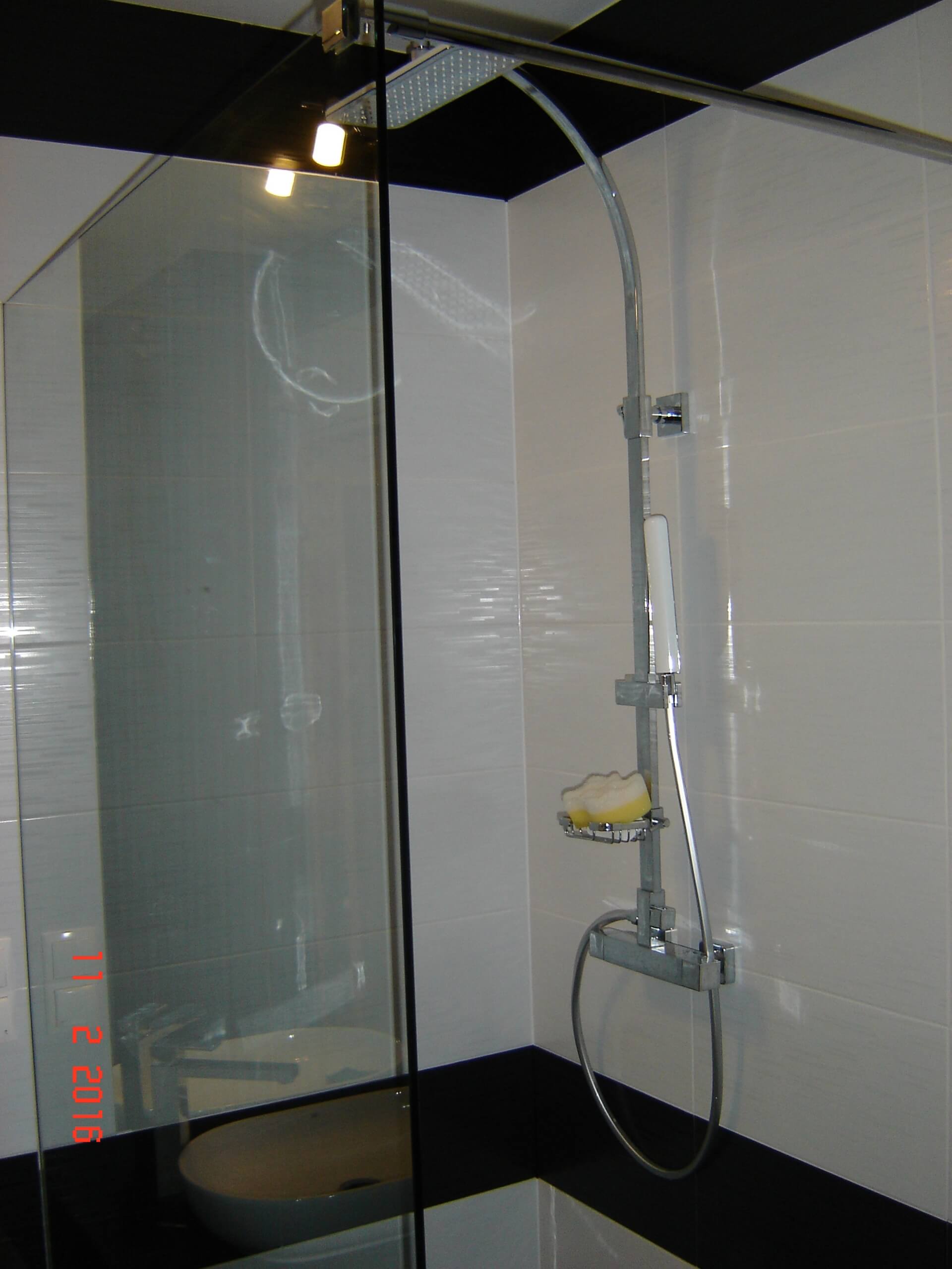 profesjonalnie wykonana kabina prysznicowa